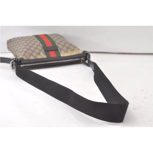 Authenticated Gucci Web Sherry Supreme Messenger Crossbody Bag  (**Has flaws**) - Picture 8 of 13